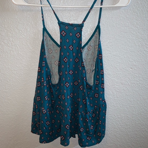 🎆 NWT Blue/Green Patterned Tank - Picture 2 of 4